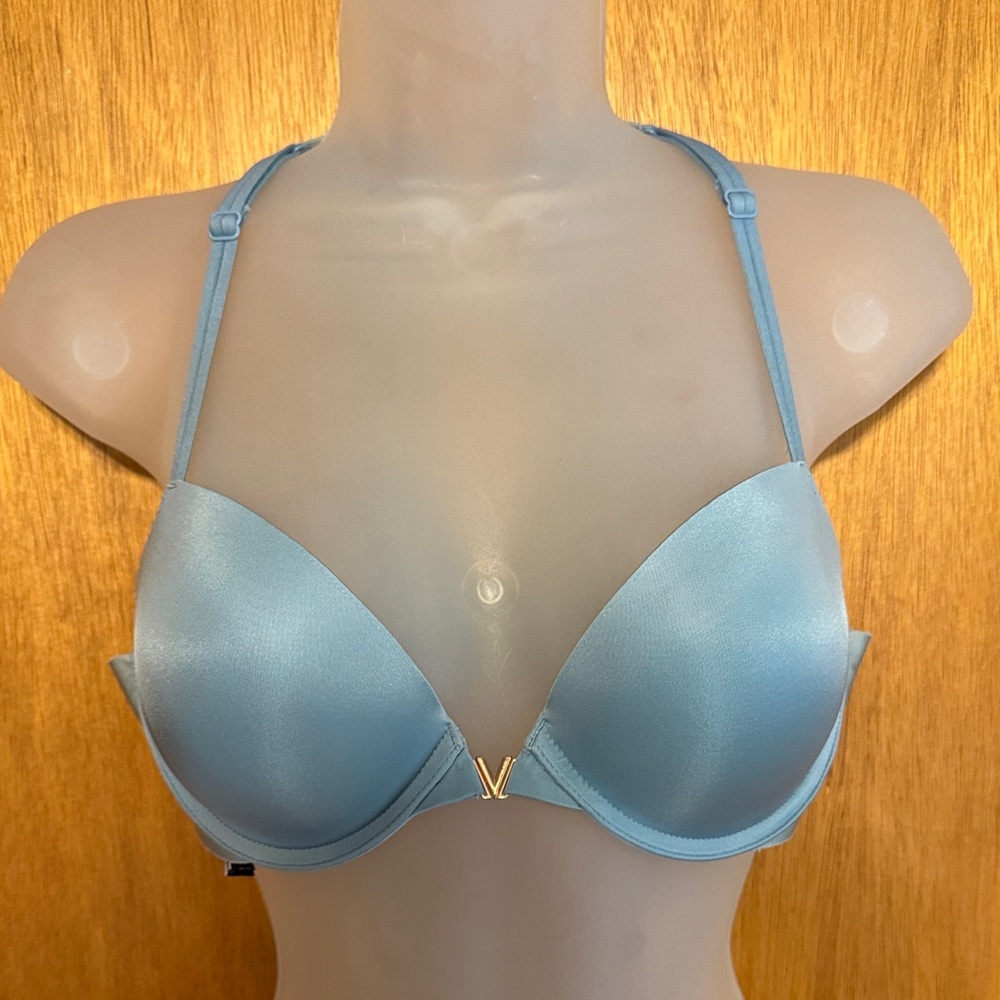 Victoria's Secret Pale Blue Bra NWOT 34C Front Close Push Up